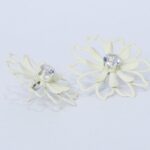 Sunflower studs with stone in cream colour