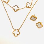 Anti Tarnish Stainless Steel Floret Stud Necklace and Braclet Set