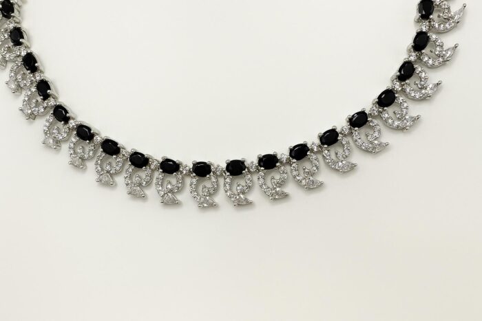 Noir Enchante Royal Zirconia Set with earrings - Image 1